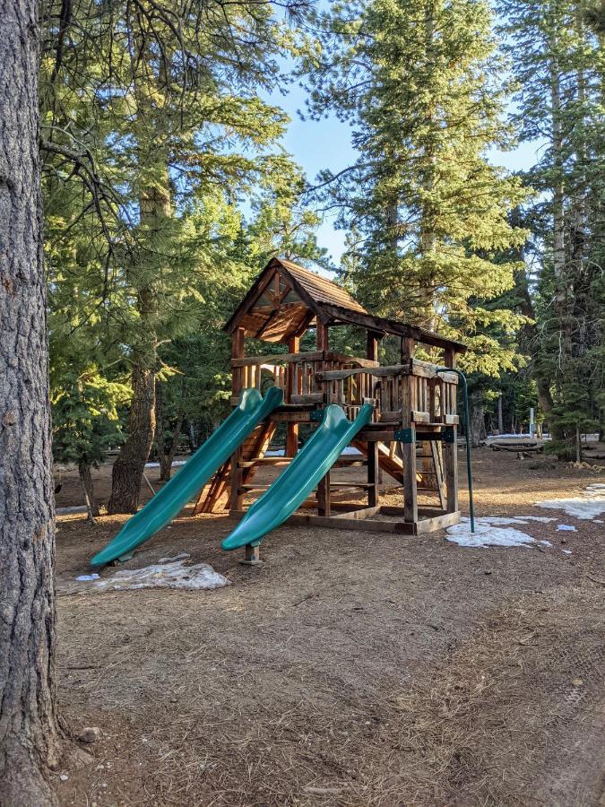 Pinewoods Resort And Rv Park Duck Creek Village Kültér fotó
