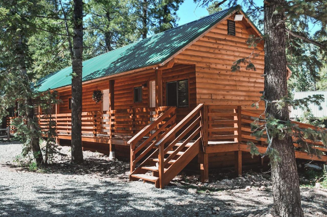 Pinewoods Resort And Rv Park Duck Creek Village Kültér fotó